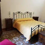 Oda ve Kahvaltı Porta Guccia Palermo