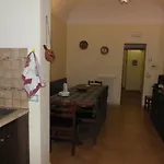 Oda ve Kahvaltı Porta Guccia 3*